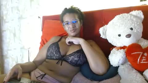 Snapshot of bonvivantb chatting on January 27, 2025, 1:09 pm Queen Bon Vivantt online show from January 27, 2025, 1:09 pm
