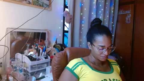 Snapshot of bonvivantb chatting on February 5, 2025, 10:22 pm Queen Bon Vivantt online show from February 5, 2025, 10:22 pm