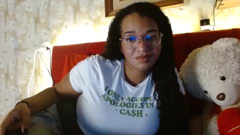 Snapshot of bonvivantb chatting on February 13, 2025, 10:43 pm Queen Bon Vivantt online show from February 13, 2025, 10:43 pm