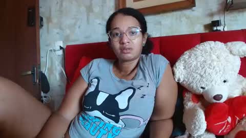 Snapshot of bonvivantb chatting on February 14, 2025, 1:40 pm Queen Bon Vivantt online show from February 14, 2025, 1:40 pm
