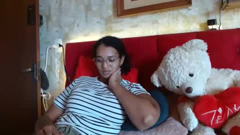 Snapshot of bonvivantb chatting on February 14, 2025, 4:41 pm Queen Bon Vivantt online show from February 14, 2025, 4:41 pm