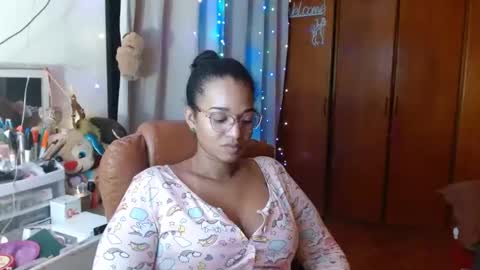 Snapshot of bonvivantb chatting on February 21, 2025, 4:29 am Queen Bon Vivantt online show from February 21, 2025, 4:29 am