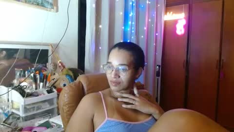 Snapshot of bonvivantb chatting on March 2, 2025, 5:01 am Queen Bon Vivantt online show from March 2, 2025, 5:01 am