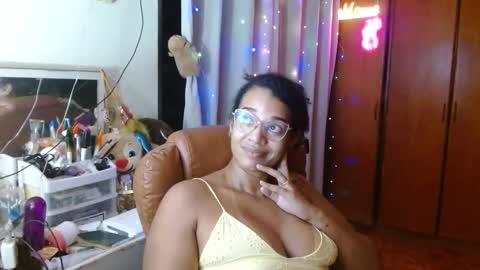 Snapshot of bonvivantb chatting on March 6, 2025, 12:00 am Queen Bon Vivantt online show from March 6, 2025, 12:00 am