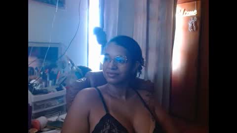 Snapshot of bonvivantb chatting on March 6, 2025, 2:40 pm Queen Bon Vivantt online show from March 6, 2025, 2:40 pm