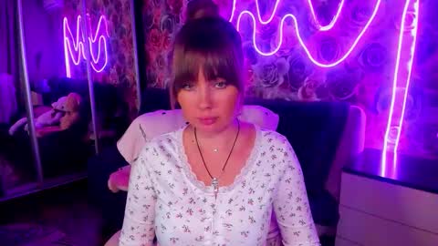 Snapshot of bonybenessy chatting on September 14, 2025, 7:35 pm Mira online show from September 14, 2025, 7:35 pm