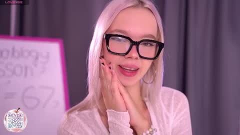 Snapshot of boobybliss chatting on July 18, 2026, 8:40 am Alina online show from July 18, 2026, 8:40 am