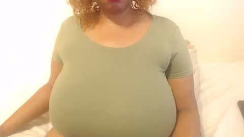 Snapshot of boobyqueen24 chatting on January 18, 2026, 12:42 pm boobyqueen online show from January 18, 2026, 12:42 pm