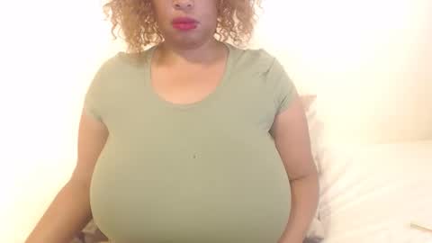 Snapshot of boobyqueen24 chatting on January 19, 2026, 7:23 am boobyqueen online show from January 19, 2026, 7:23 am