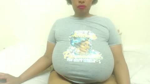 Snapshot of boobyqueen24 chatting on March 3, 2026, 1:28 pm boobyqueen online show from March 3, 2026, 1:28 pm