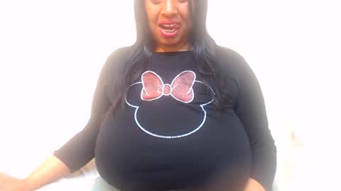 boobyqueen online show from June 1, 2026, 5:25 pm