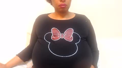 boobyqueen online show from June 18, 2026, 7:07 pm