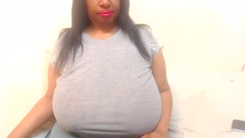 boobyqueen online show from July 24, 2026, 2:04 pm