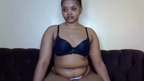 bootieshakess online show from February 3, 2025, 3:27 pm