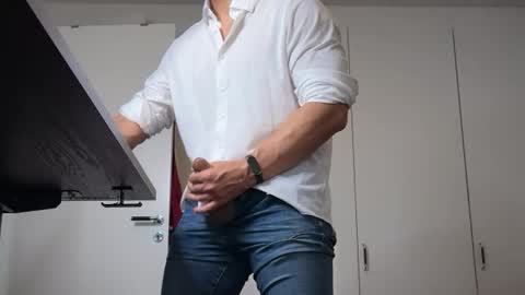 bootyonmyface online show from October 13, 2025, 8:03 am