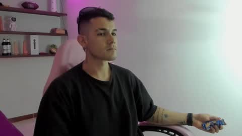 booyhott_ online show from December 21, 2025, 7:43 pm