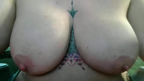 BoredCountryGirl online show from May 19, 2026, 3:24 am