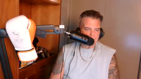 Snapshot of boss1420 chatting on October 11, 2025, 7:12 pm BOSS online show from October 11, 2025, 7:12 pm