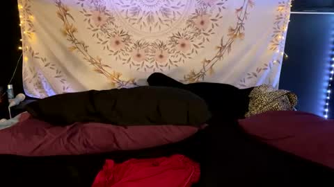 BossMom online show from December 12, 2024, 4:15 am