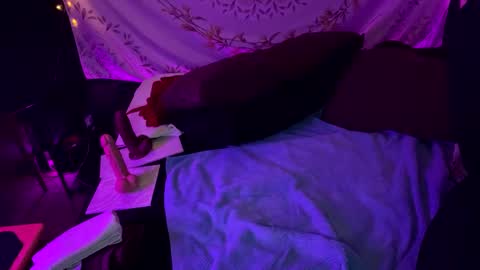 BossMom online show from January 27, 2025, 3:47 am