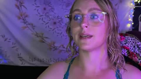 BossMom online show from October 9, 2025, 2:04 pm