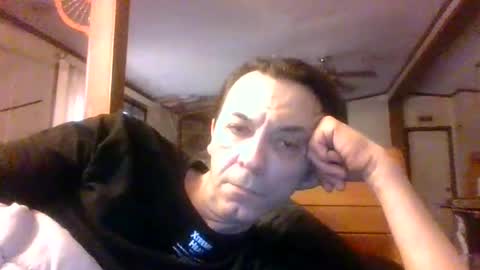 Snapshot of bottomcdforoldersc chatting on December 27, 2024, 2:33 pm James online show from December 27, 2024, 2:33 pm
