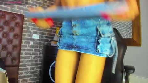 bouncing_bunnyxxx69 online show from November 16, 2025, 7:03 am