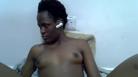 bouncy_vee online show from April 9, 2026, 11:15 am