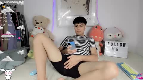 Snapshot of boy_andy__ chatting on February 16, 2025, 6:21 pm Aaron online show from February 16, 2025, 6:21 pm