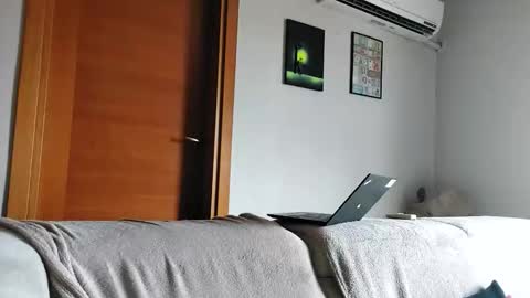 Snapshot of boy_aroundtheworld chatting on October 22, 2025, 10:26 am Dan online show from October 22, 2025, 10:26 am