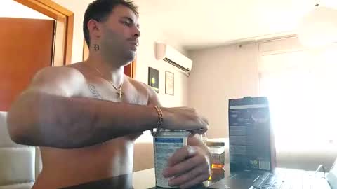 Snapshot of boy_aroundtheworld chatting on October 28, 2025, 12:41 pm Dan online show from October 28, 2025, 12:41 pm