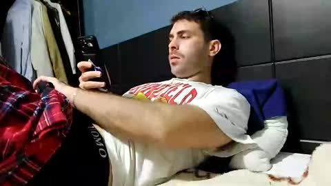 Snapshot of boy_aroundtheworld chatting on November 4, 2025, 2:21 am Dan online show from November 4, 2025, 2:21 am