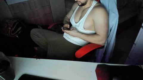 boy_boy22 online show from December 16, 2025, 6:24 pm