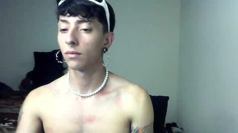 Snapshot of boy_fox_guys chatting on January 12, 2025, 12:39 am Boy Astro online show from January 12, 2025, 12:39 am