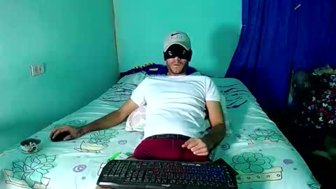 boy_horny_dirty online show from January 14, 2026, 5:13 am