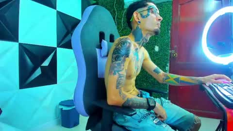 boy_tatto77 online show from May 24, 2026, 11:26 am