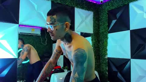 boy_tatto777 online show from September 18, 2025, 4:09 pm