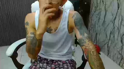 boy_tatto777 online show from September 20, 2025, 3:57 pm