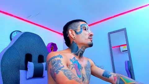 boy_tatto777 online show from September 25, 2025, 4:54 pm