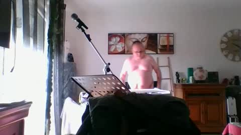 Snapshot of boycow915762 chatting on September 12, 2025, 2:17 pm boycow915762 online show from September 12, 2025, 2:17 pm