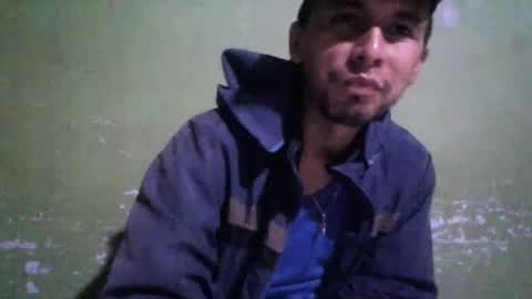 Snapshot of boycumlatino21 chatting on January 16, 2025, 1:27 am Boy online show from January 16, 2025, 1:27 am
