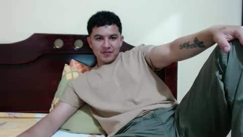 boyfit2023 online show from April 18, 2026, 1:31 am