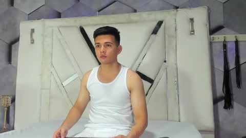 boyhot_mio online show from February 10, 2026, 2:37 am