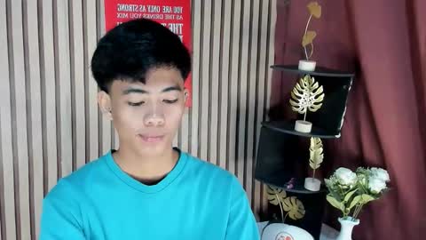 Snapshot of boynextdoor4ux chatting on September 15, 2025, 5:35 pm HI IM JAMES DONT FORGET GIVE ME THUMBS UP AND JOIN TO MY FANCLUB online show from September 15, 2025, 5:35 pm