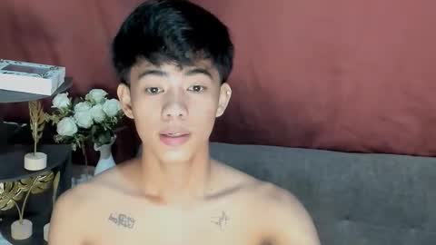 Snapshot of boynextdoor4ux chatting on September 20, 2025, 8:43 pm HI IM JAMES DONT FORGET GIVE ME THUMBS UP AND JOIN TO MY FANCLUB online show from September 20, 2025, 8:43 pm