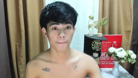 Snapshot of boynextdoor4ux chatting on October 9, 2025, 12:47 pm HI IM JAMES DONT FORGET GIVE ME THUMBS UP AND JOIN TO MY FANCLUB online show from October 9, 2025, 12:47 pm