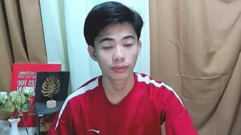 Snapshot of boynextdoor4ux chatting on October 27, 2025, 6:39 am HI IM JAMES DONT FORGET GIVE ME THUMBS UP AND JOIN TO MY FANCLUB online show from October 27, 2025, 6:39 am