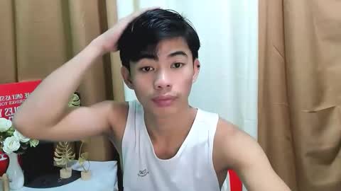 Snapshot of boynextdoor4ux chatting on November 5, 2025, 4:29 pm HI IM JAMES DONT FORGET GIVE ME THUMBS UP AND JOIN TO MY FANCLUB online show from November 5, 2025, 4:29 pm