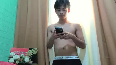 Snapshot of boynextdoor4ux chatting on November 21, 2025, 7:51 am HI IM JAMES DONT FORGET GIVE ME THUMBS UP AND JOIN TO MY FANCLUB online show from November 21, 2025, 7:51 am