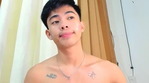 Snapshot of boynextdoor4ux chatting on November 29, 2025, 3:48 pm HI IM JAMES DONT FORGET GIVE ME THUMBS UP AND JOIN TO MY FANCLUB online show from November 29, 2025, 3:48 pm